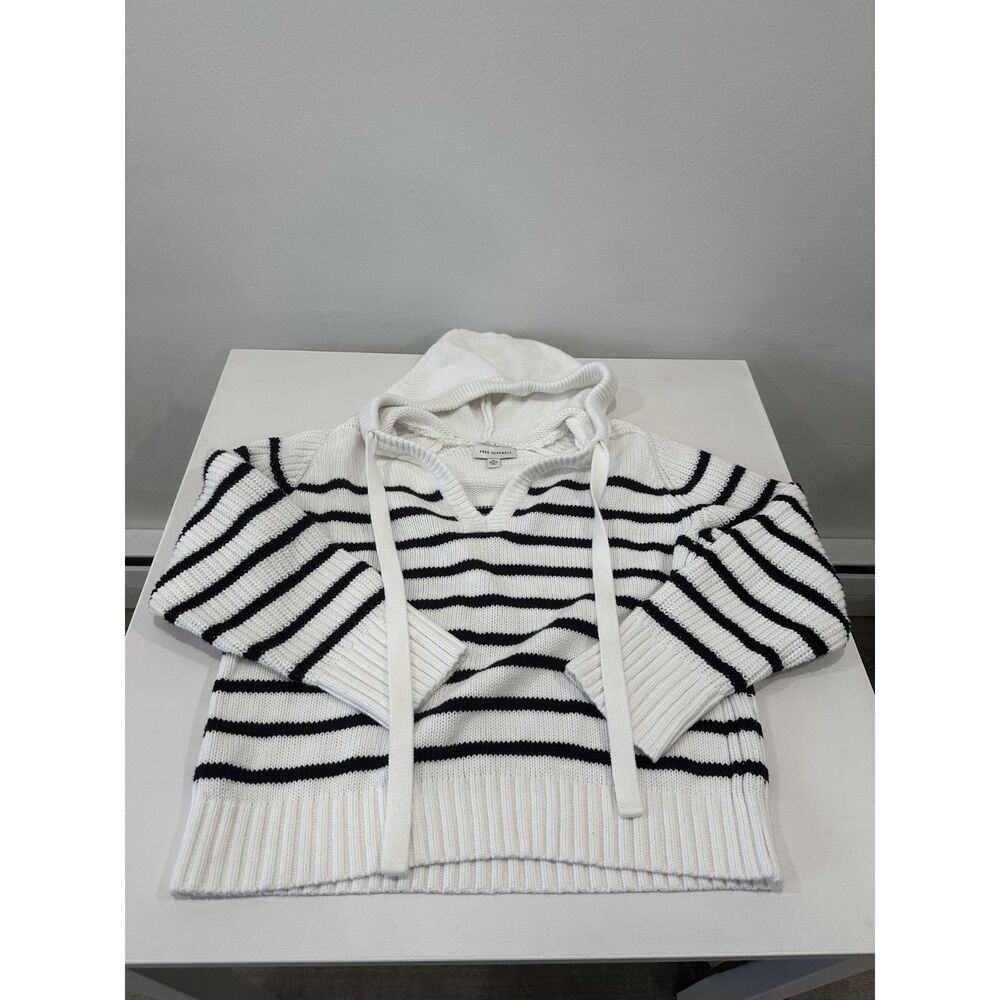 Free Assembly Women’s XL Black White Striped Hooded Chunky Knit Sweater